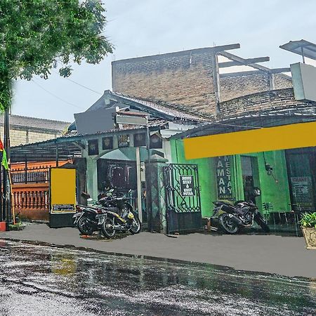 Oyo 91697 Nyaman Homestay Syariah Pare Esterno foto