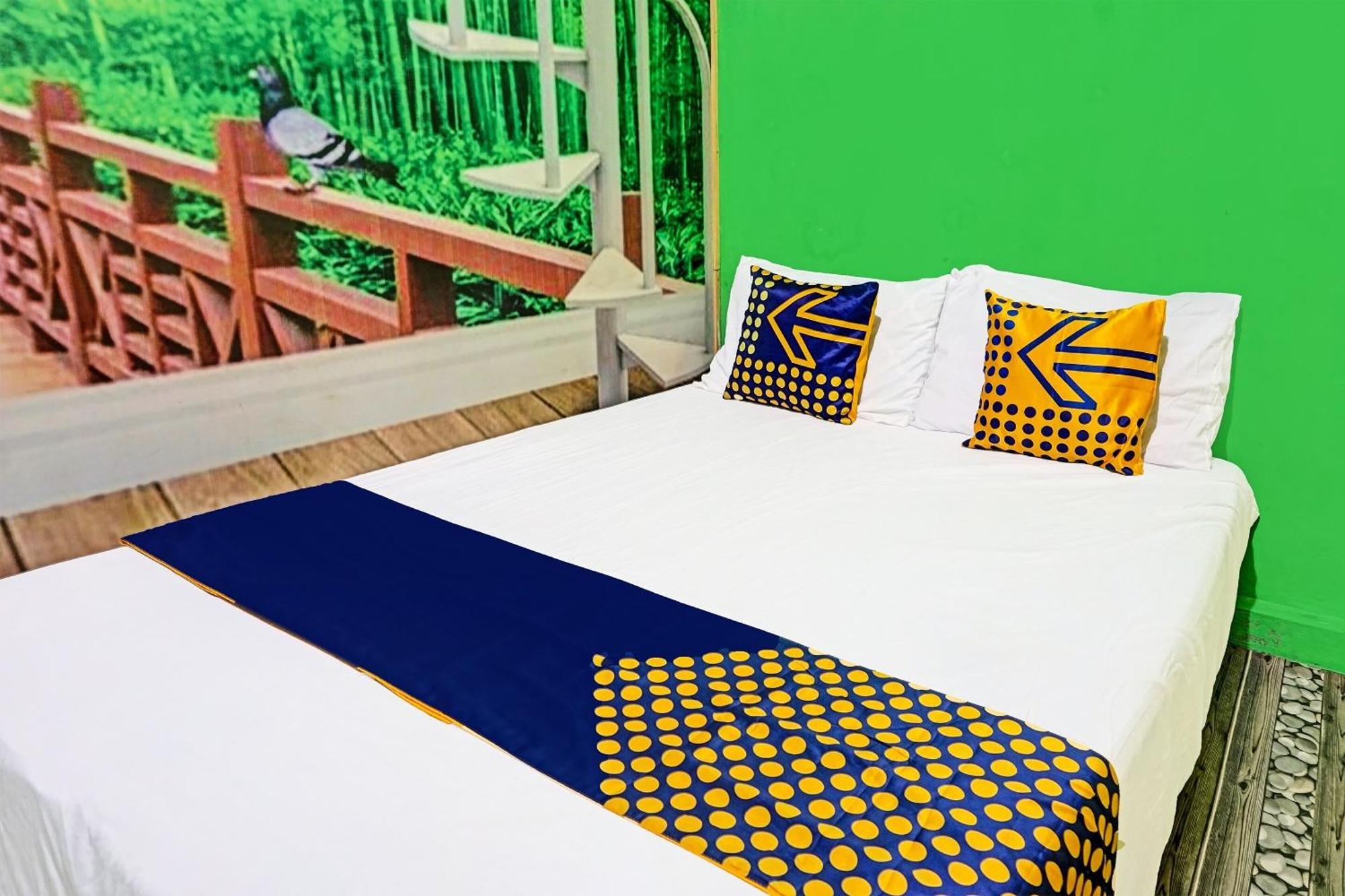 Oyo 91697 Nyaman Homestay Syariah Pare Esterno foto