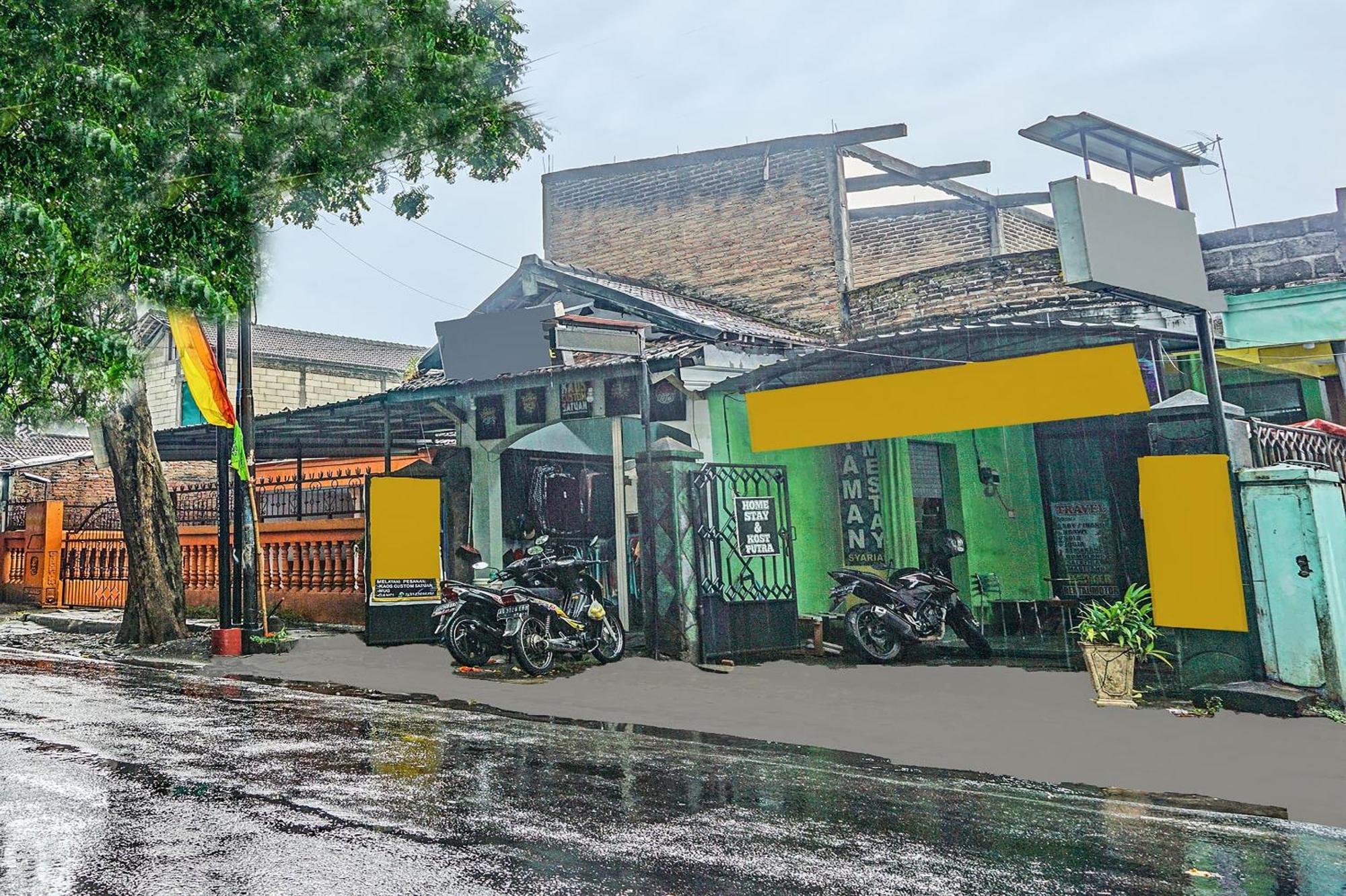 Oyo 91697 Nyaman Homestay Syariah Pare Esterno foto